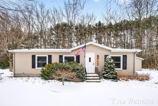 14128 Luckett Lane, Grand Haven, MI 49417