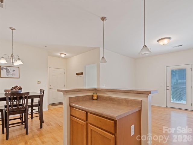 291 Brickton Village Circle 207, Fletcher, NC 28732