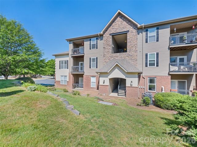 291 Brickton Village Circle 207, Fletcher, NC 28732