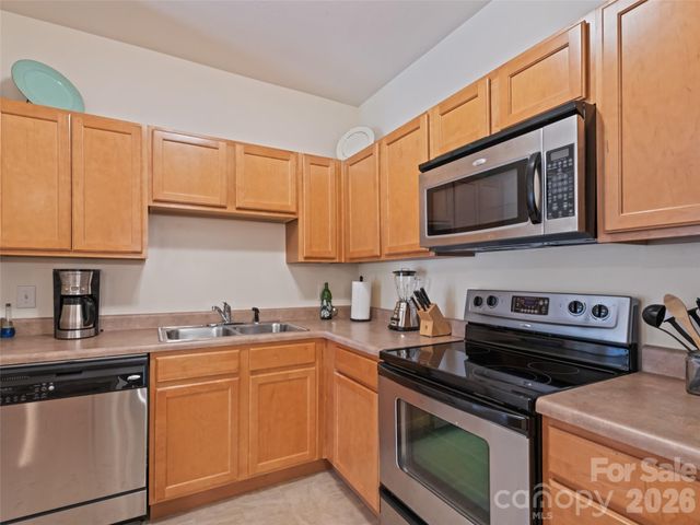 291 Brickton Village Circle 207, Fletcher, NC 28732