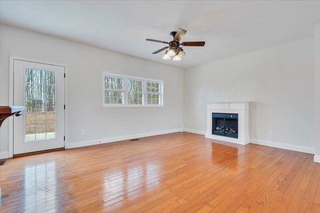 4716 Meadors Spur RD, Moneta, VA 24121