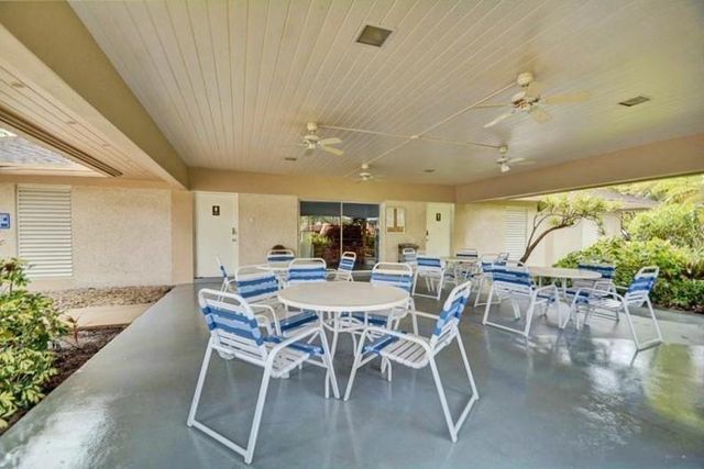 3970 Oaks Clubhouse Dr 203, Pompano Beach, FL 33069