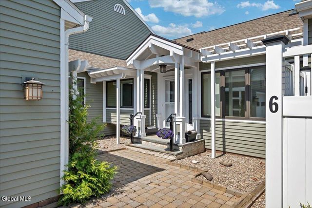 6 Collins Terrace, Saratoga Springs, NY 12866