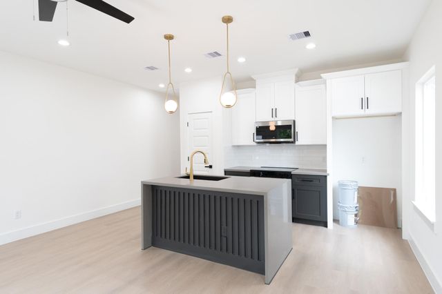 2316 Mckee Street B, Houston, TX 77009