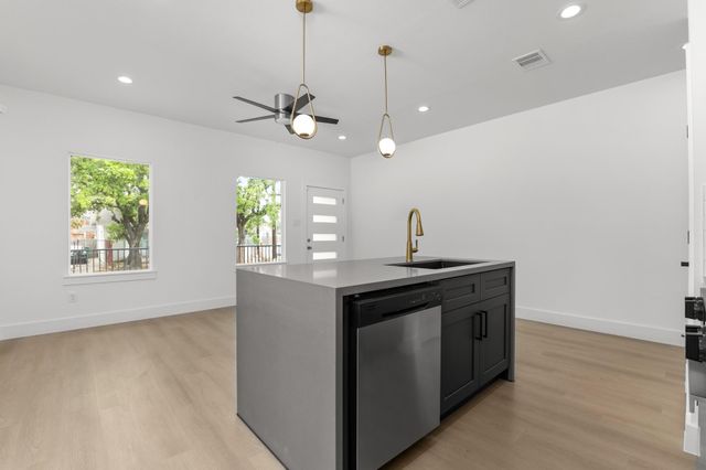 2316 Mckee Street B, Houston, TX 77009