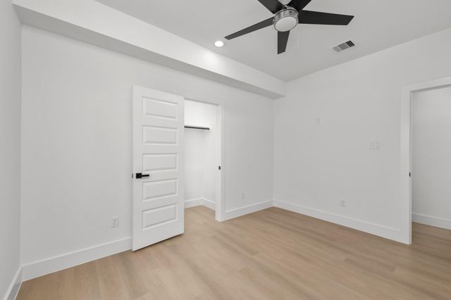 2316 Mckee Street B, Houston, TX 77009