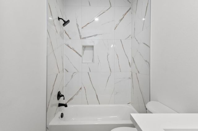 2316 Mckee Street B, Houston, TX 77009