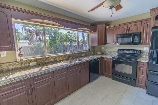 116 NW 8th Street, Boca Raton, FL 33432