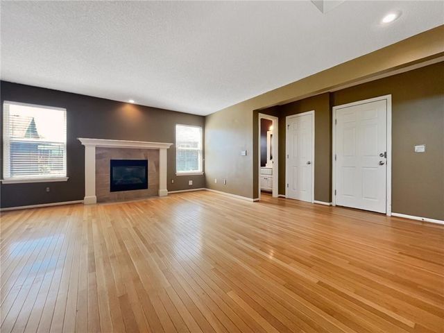 12465 S Quail Ridge Drive, Olathe, KS 66061