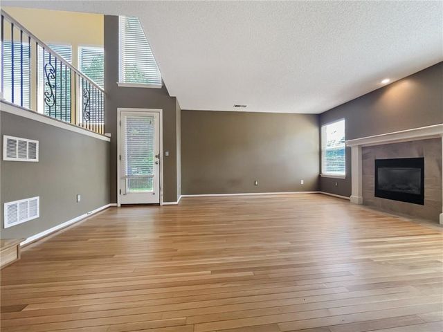 12465 S Quail Ridge Drive, Olathe, KS 66061