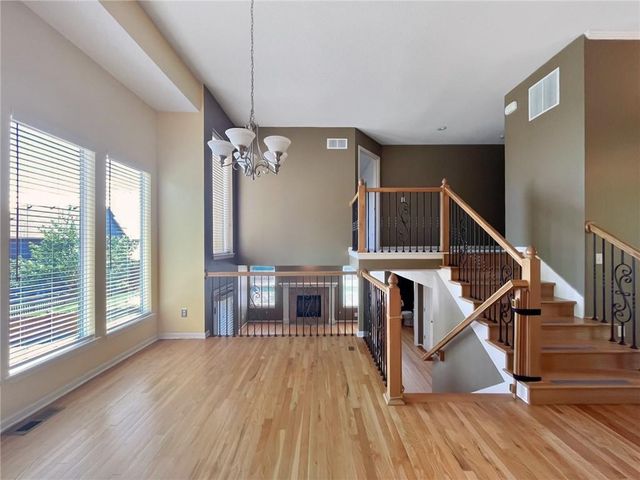 12465 S Quail Ridge Drive, Olathe, KS 66061