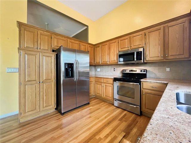 12465 S Quail Ridge Drive, Olathe, KS 66061