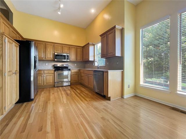 12465 S Quail Ridge Drive, Olathe, KS 66061