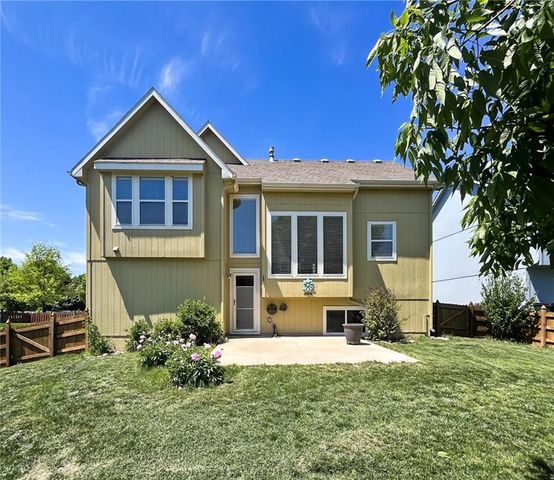 12465 S Quail Ridge Drive, Olathe, KS 66061