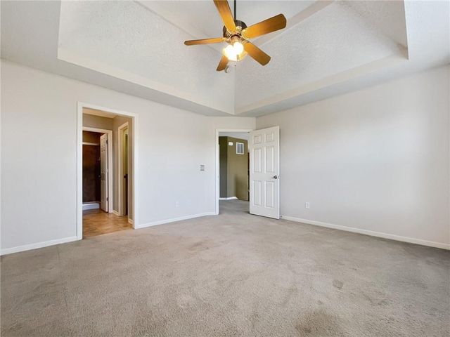 12465 S Quail Ridge Drive, Olathe, KS 66061