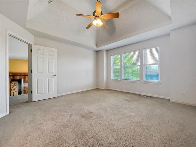 12465 S Quail Ridge Drive, Olathe, KS 66061
