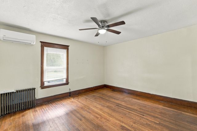 132 Gilbert Ave, Springfield, MA 01119