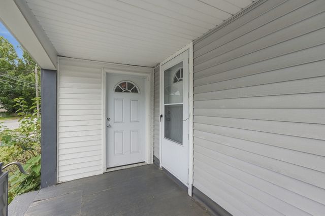 132 Gilbert Ave, Springfield, MA 01119