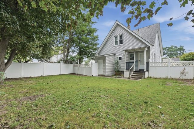 132 Gilbert Ave, Springfield, MA 01119
