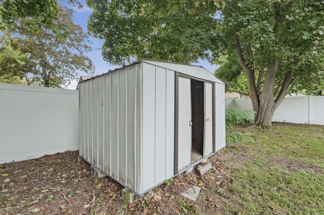 132 Gilbert Ave, Springfield, MA 01119