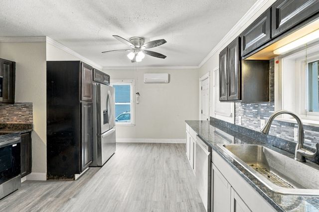 132 Gilbert Ave, Springfield, MA 01119