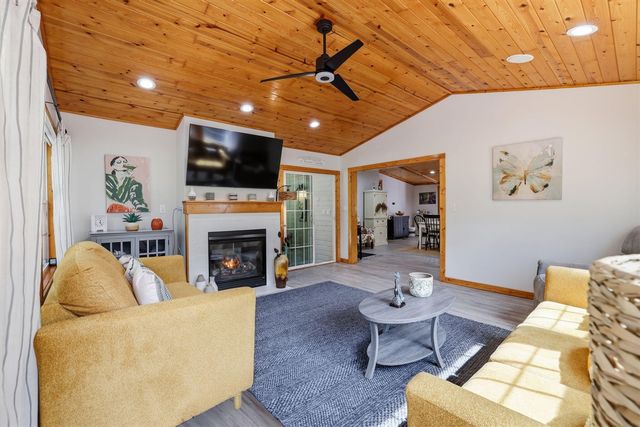 16456 Basswood Road, Three Oaks, MI 49128