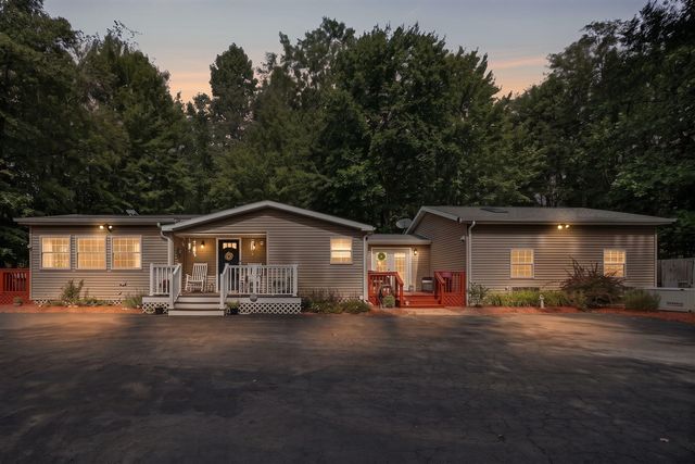 16456 Basswood Road, Three Oaks, MI 49128