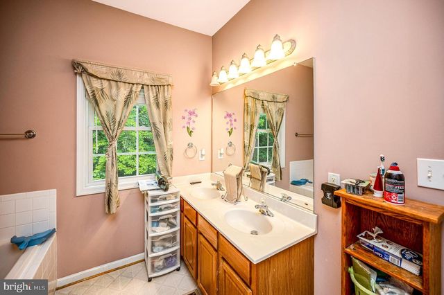 104 CONFEDERATE DR, Locust Grove, VA 22508