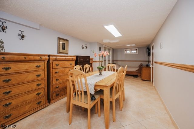 64 Orchard Dr, Clifton City, NJ 07012