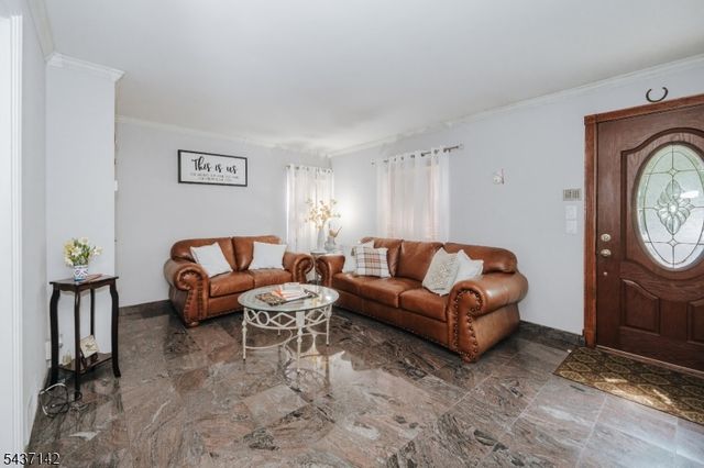 64 Orchard Dr, Clifton City, NJ 07012