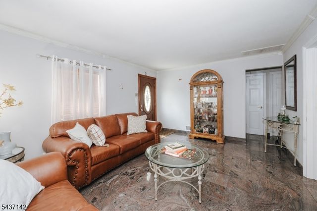 64 Orchard Dr, Clifton City, NJ 07012