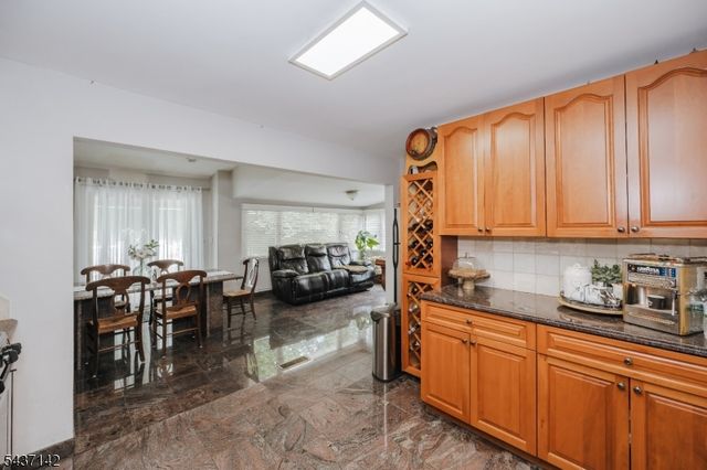 64 Orchard Dr, Clifton City, NJ 07012