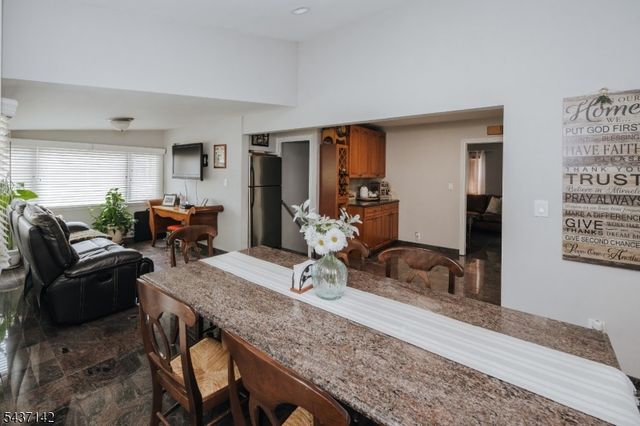 64 Orchard Dr, Clifton City, NJ 07012