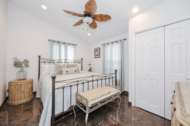 64 Orchard Dr, Clifton City, NJ 07012