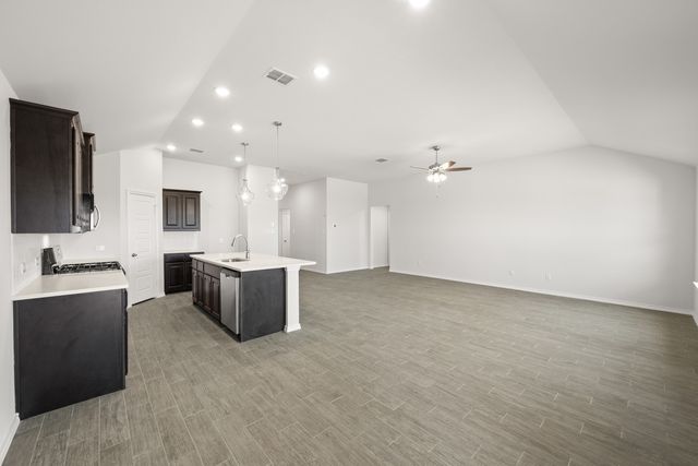 1908 Seminole Drive, Cleburne, TX 76033