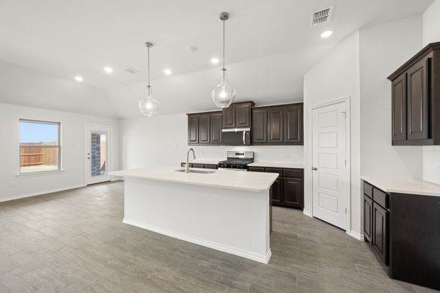 1908 Seminole Drive, Cleburne, TX 76033