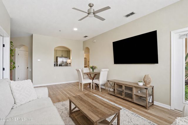 7990 BAYMEADOWS Road 727, Jacksonville, FL 32256