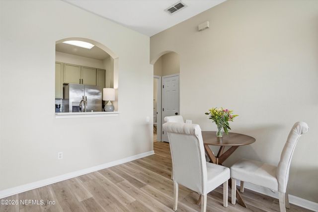 7990 BAYMEADOWS Road 727, Jacksonville, FL 32256
