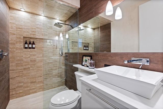 1900 W Armitage Avenue 1, Chicago, IL 60622