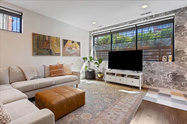 1900 W Armitage Avenue 1, Chicago, IL 60622