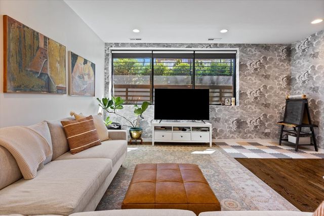 1900 W Armitage Avenue 1, Chicago, IL 60622