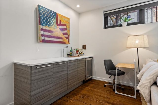 1900 W Armitage Avenue 1, Chicago, IL 60622