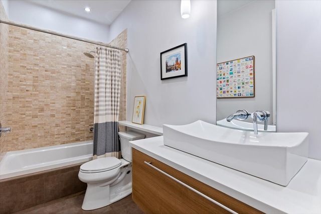 1900 W Armitage Avenue 1, Chicago, IL 60622