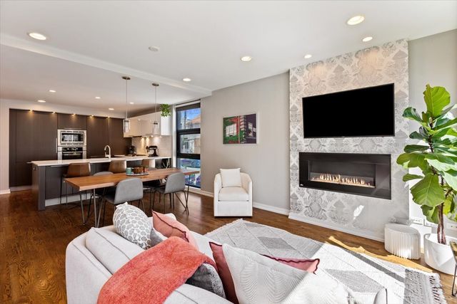 1900 W Armitage Avenue 1, Chicago, IL 60622