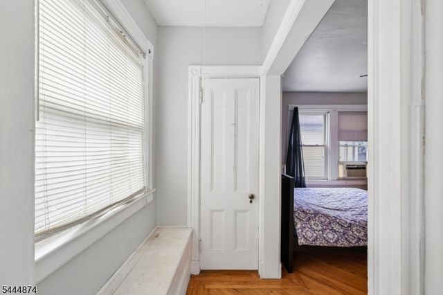 711 Degraw Ave, Newark City, NJ 07104