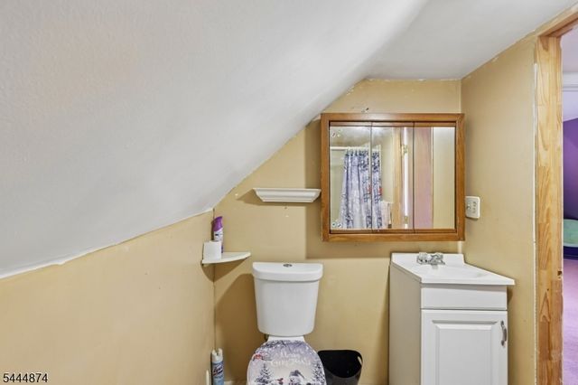 711 Degraw Ave, Newark City, NJ 07104