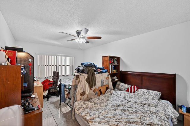 8290 Lake Drive 305, Doral, FL 33166