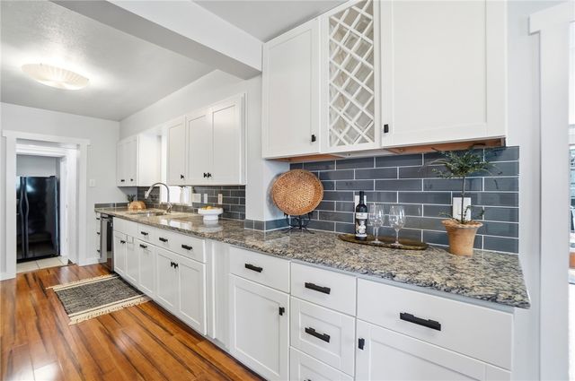 306 East Drive, Oakwood, OH 45419