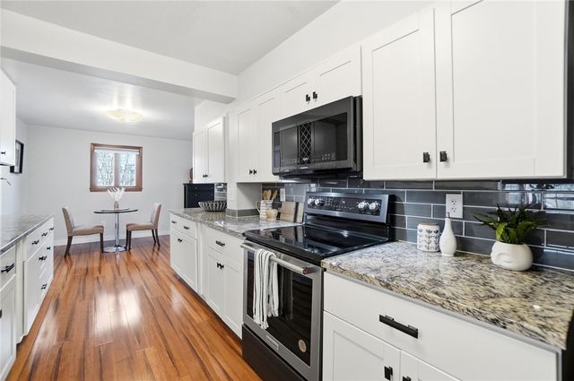 306 East Drive, Oakwood, OH 45419