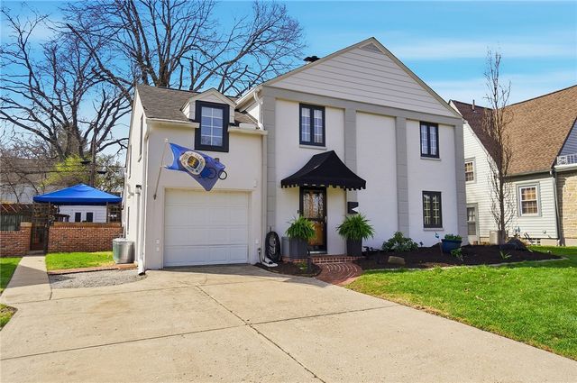 306 East Drive, Oakwood, OH 45419